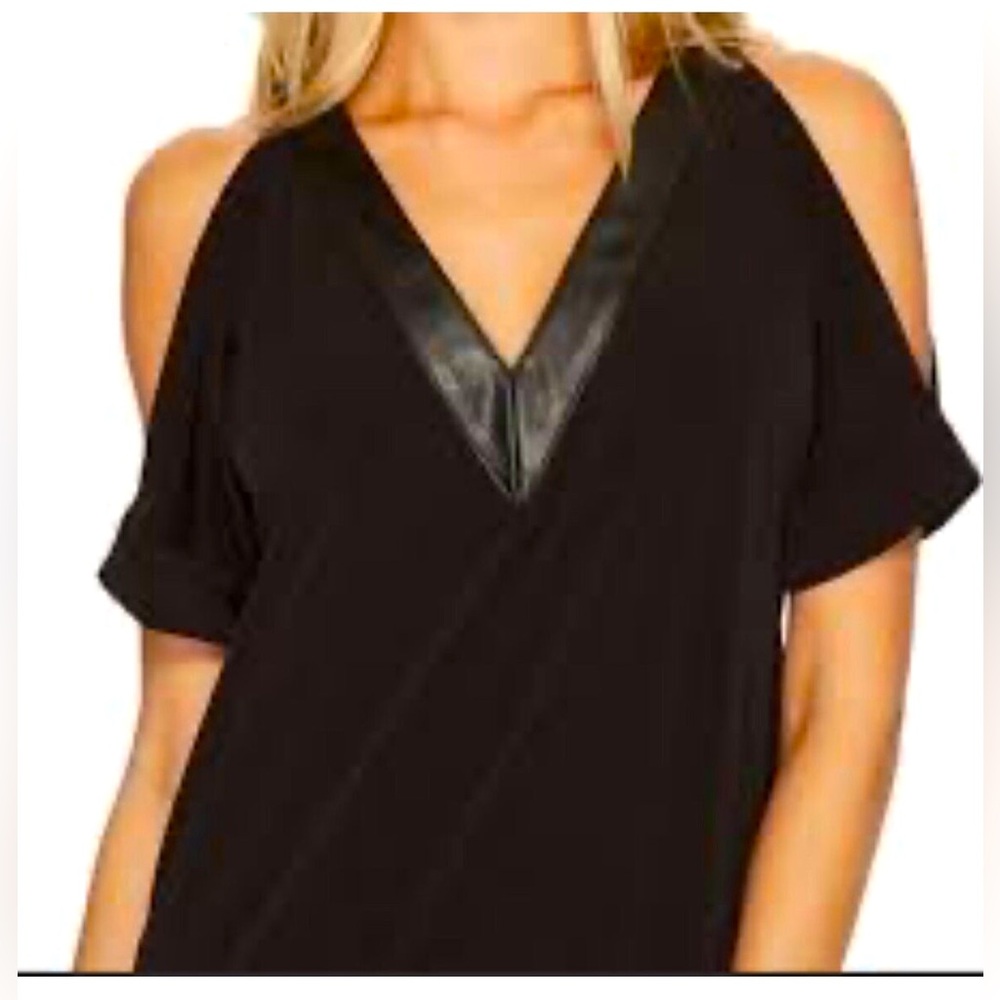 Michael Kors cold shoulder V short sleeve